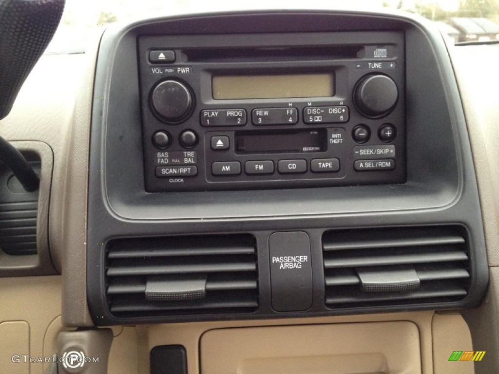 2006 Honda CR-V LX 4WD Audio System Photo #77703804