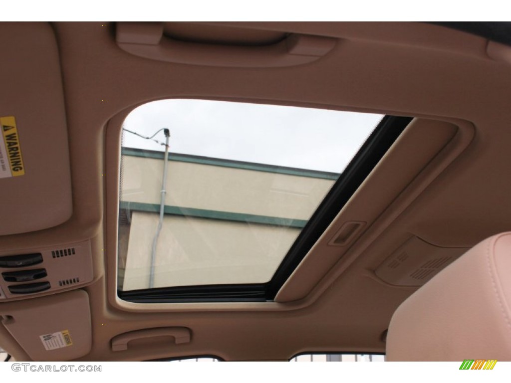 2011 3 Series 335i xDrive Sedan - Jet Black / Beige photo #25