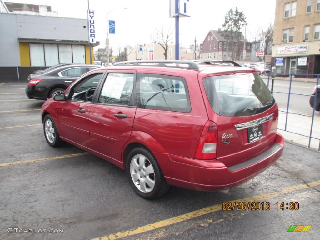 2002 Focus ZTW Wagon - Sangria Red Metallic / Medium Graphite photo #4