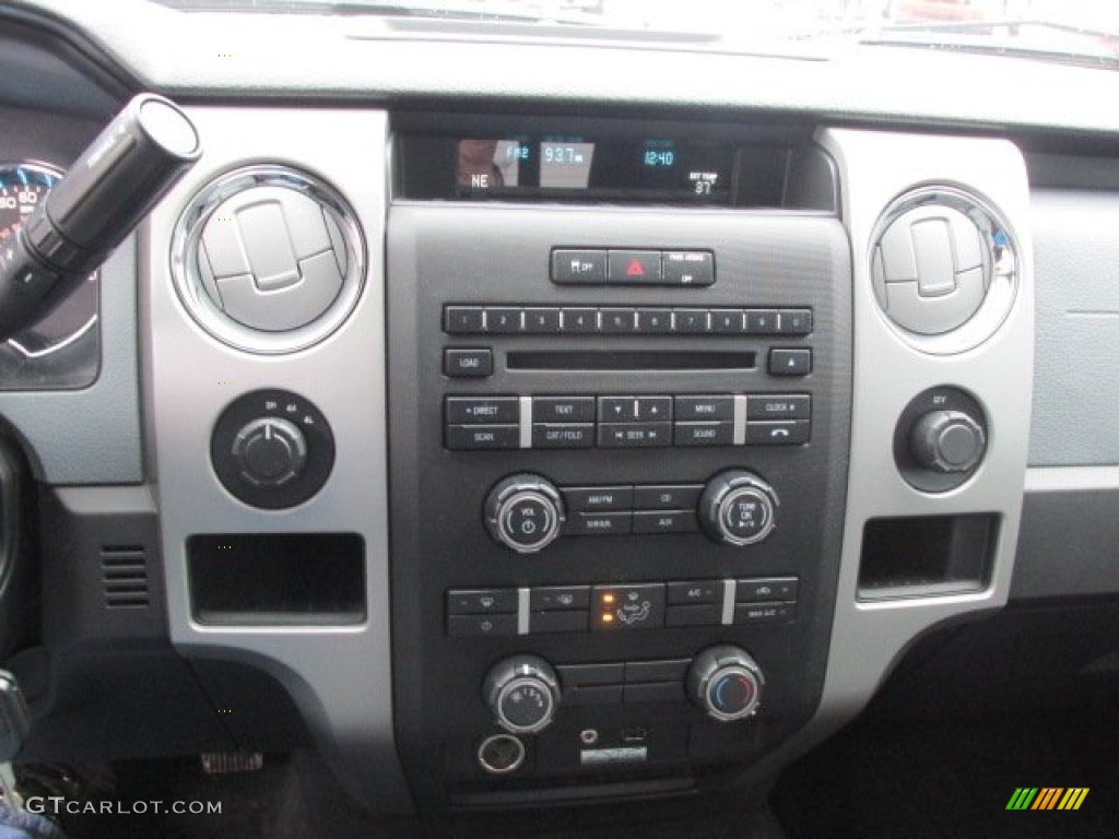 2011 Ford F150 XLT SuperCab 4x4 Controls Photo #77705005
