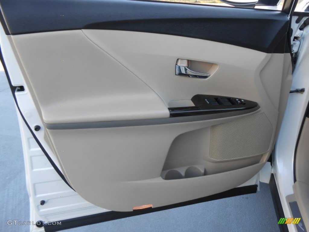 2009 Toyota Venza V6 Ivory Door Panel Photo #77705292