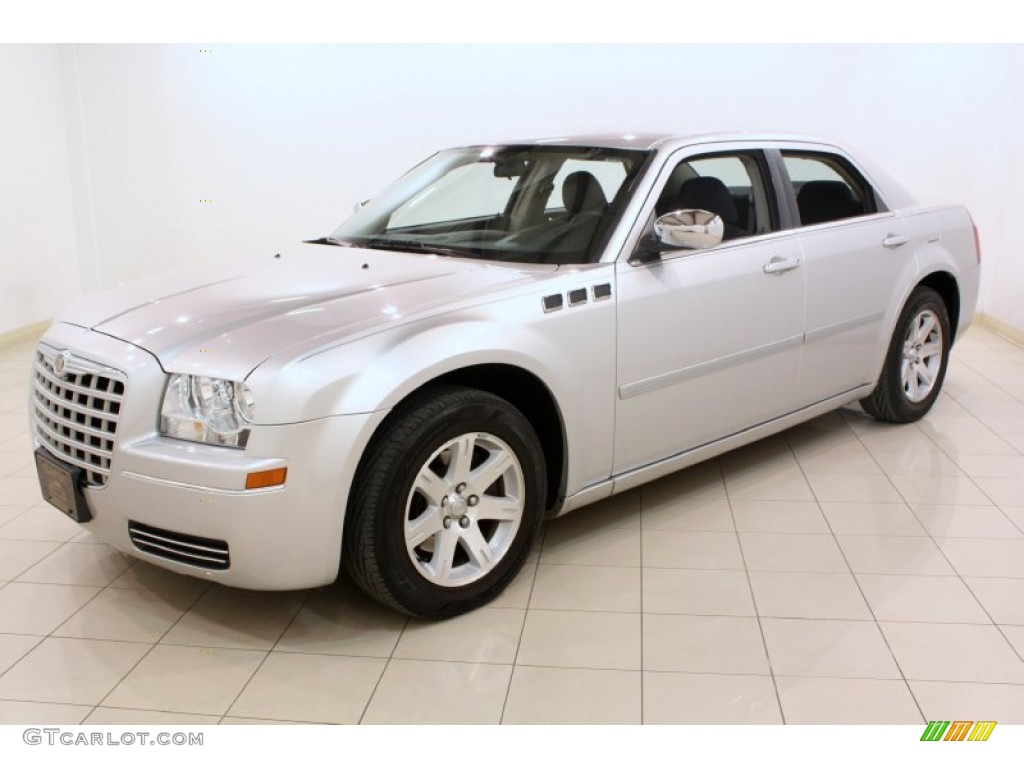 Bright Silver Metallic 2006 Chrysler 300 Standard 300 Model Exterior Photo #77705696
