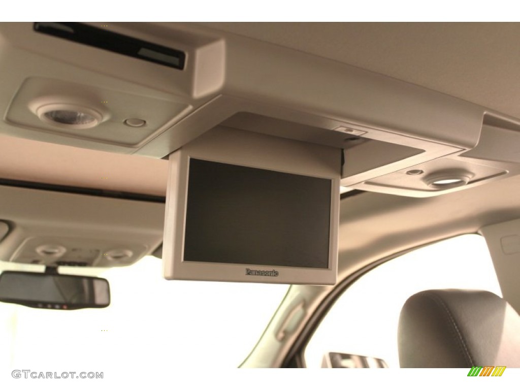 2010 GMC Acadia SLT AWD Entertainment System Photos