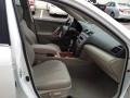 Super White - Camry XLE Photo No. 26