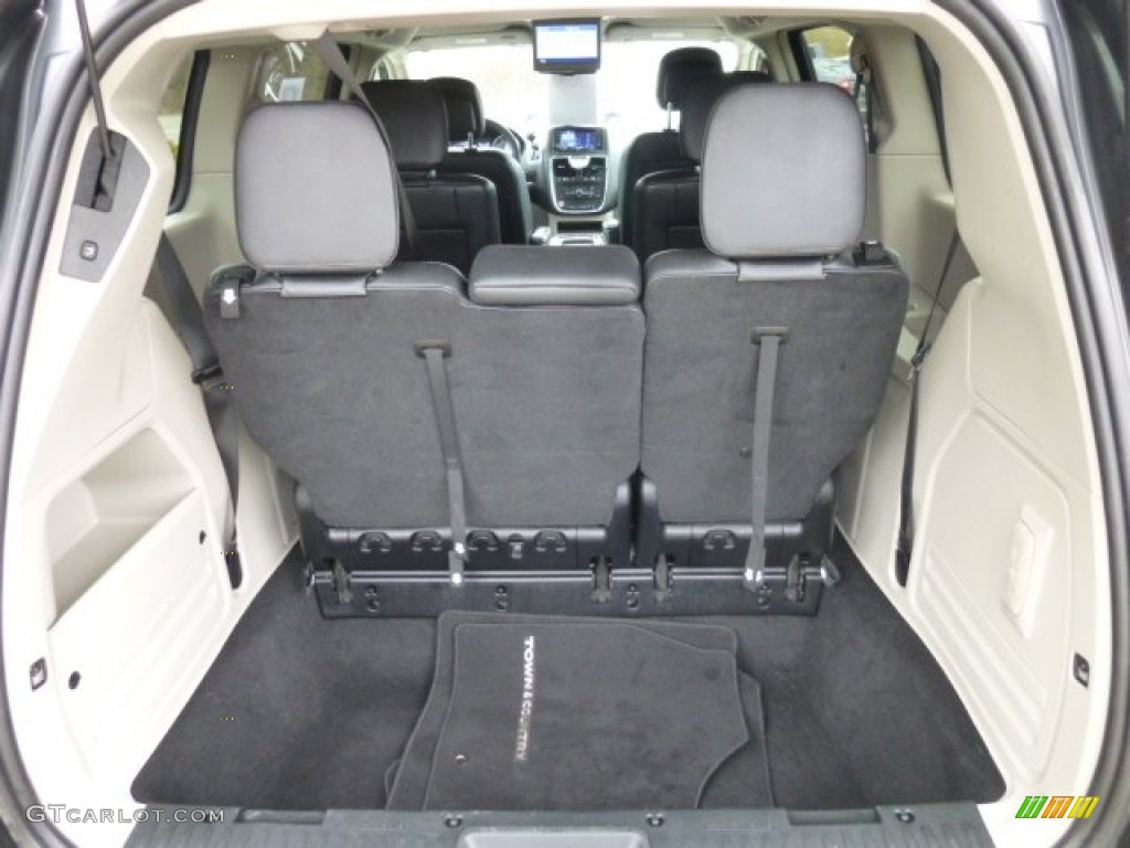 2012 Chrysler Town & Country Touring Trunk Photos