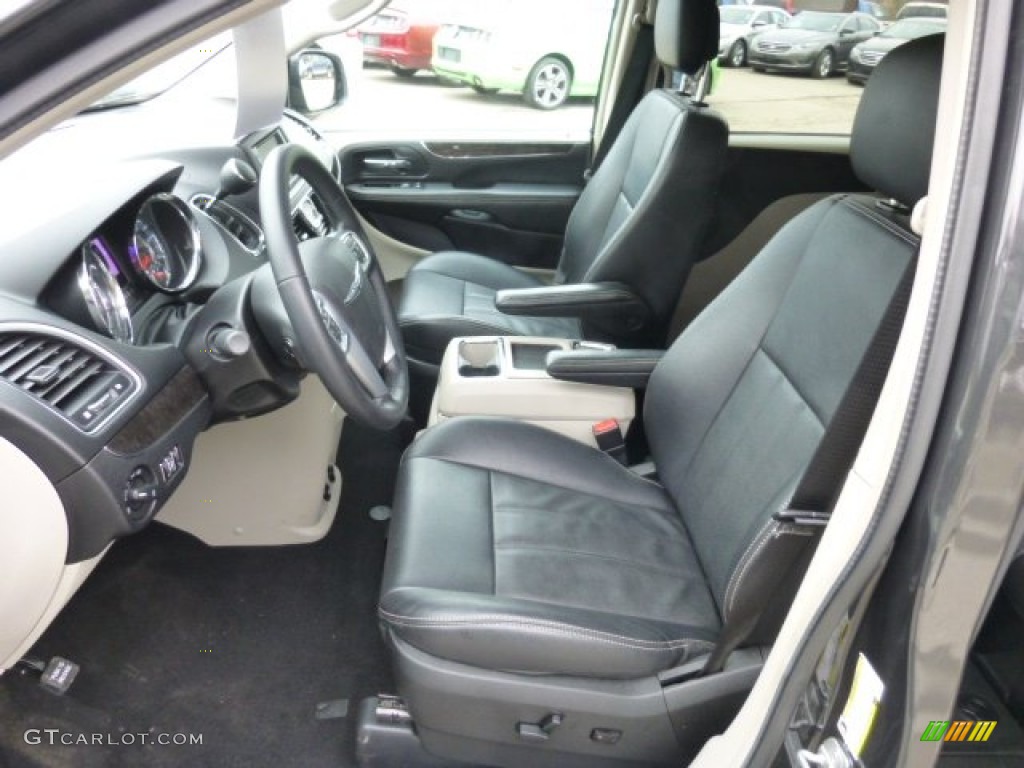 2012 Chrysler Town & Country Touring Front Seat Photos