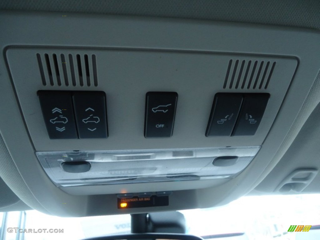 2008 Cadillac Escalade AWD Controls Photo #77709493