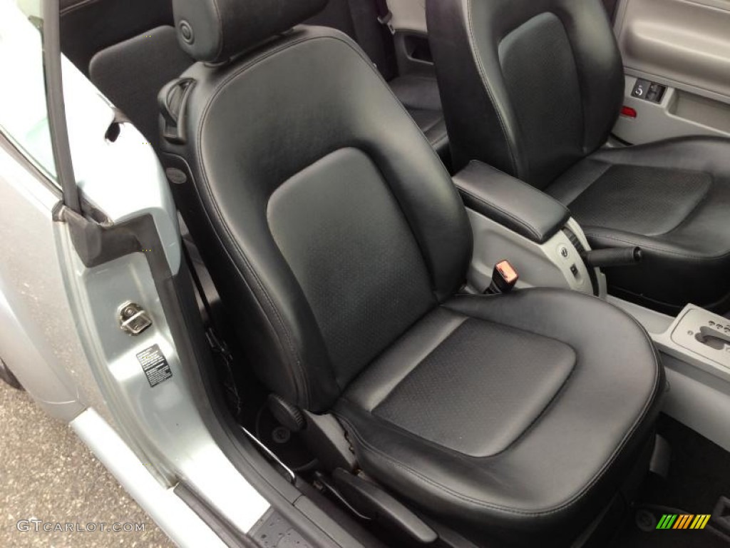 2004 Volkswagen New Beetle GLS Convertible Front Seat Photos