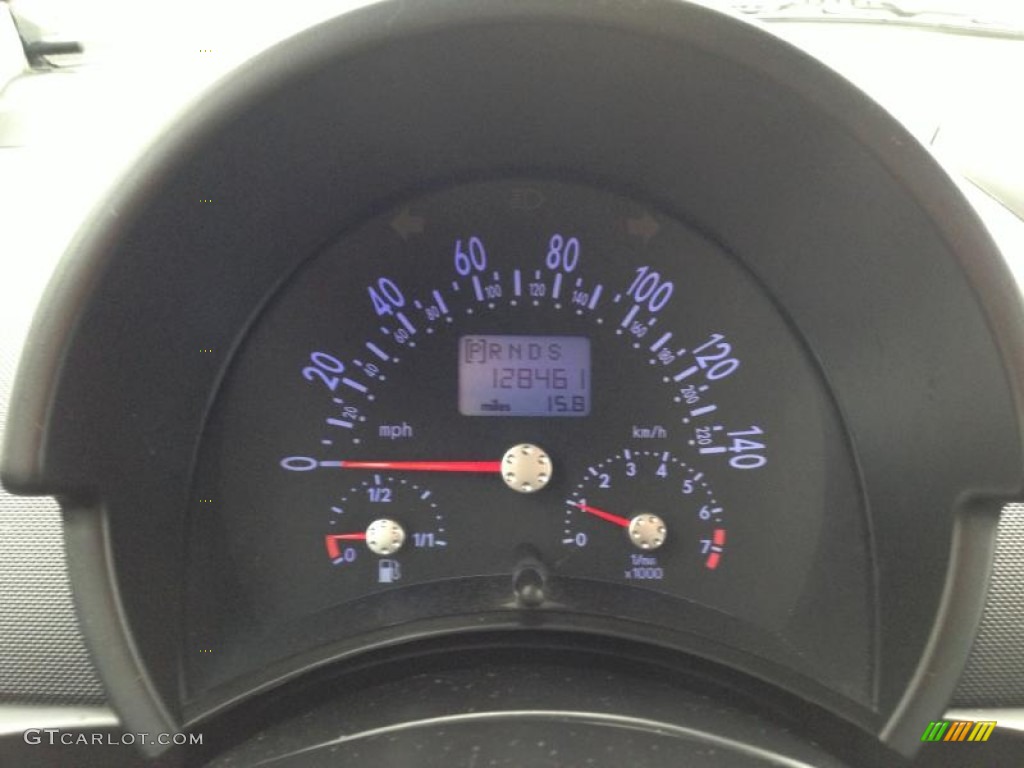 2004 Volkswagen New Beetle GLS Convertible Gauges Photos