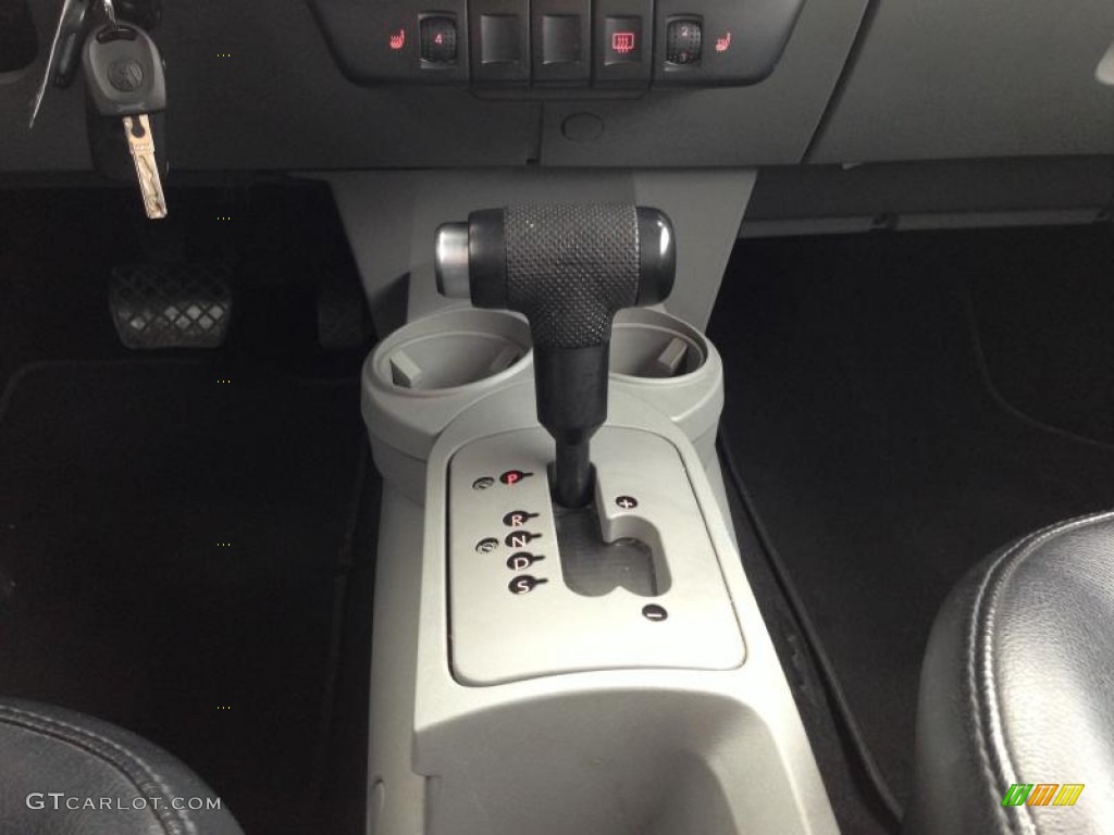 2004 Volkswagen New Beetle GLS Convertible Transmission Photos