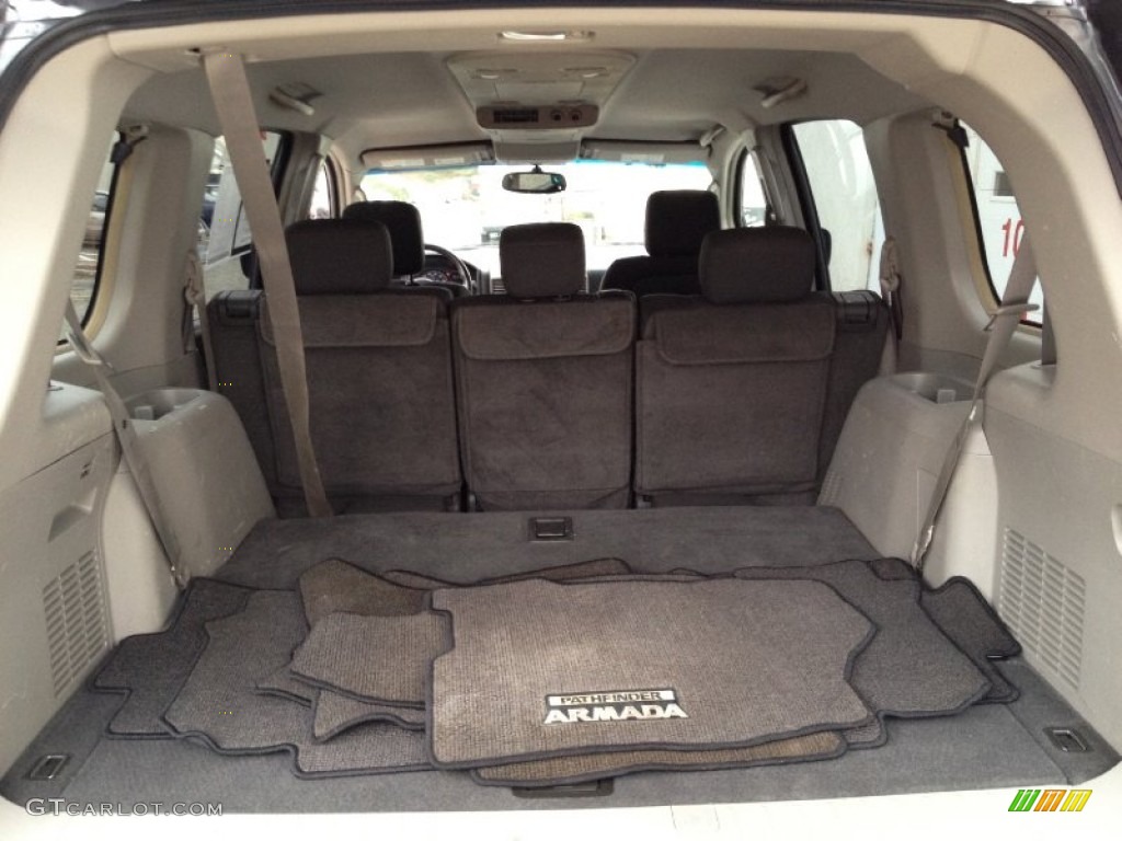 2004 Nissan Armada SE 4x4 Trunk Photos