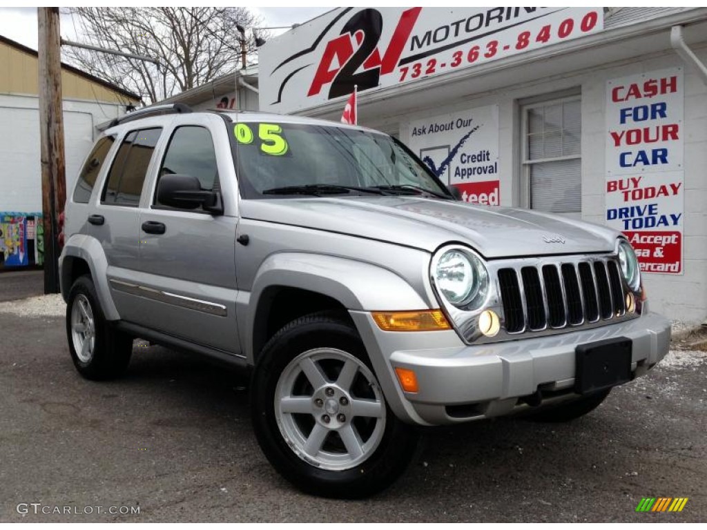 Bright Silver Metallic Jeep Liberty