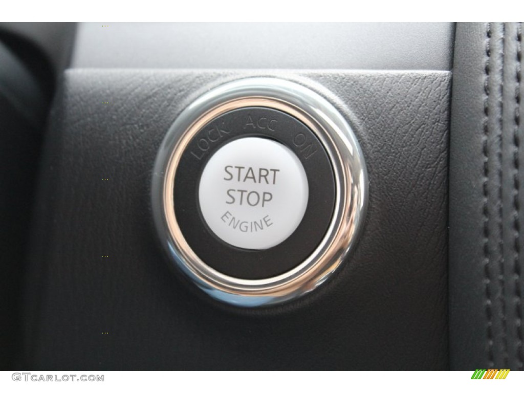2013 Infiniti QX 56 Controls Photo #77712273