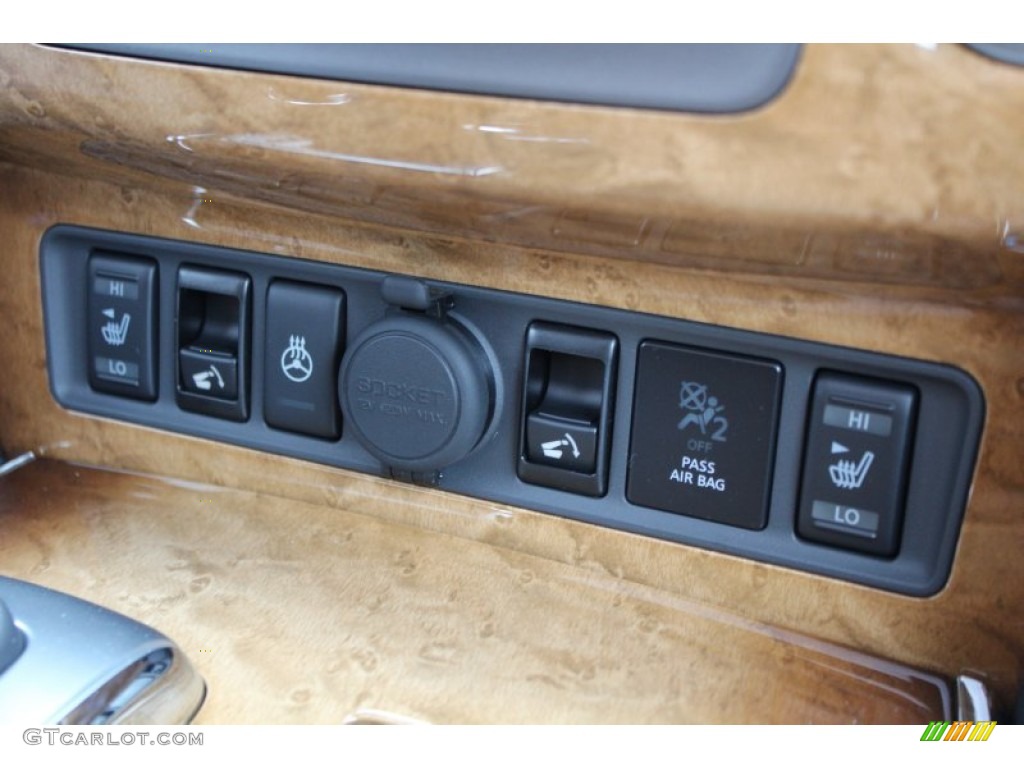 2013 Infiniti QX 56 Controls Photo #77712400