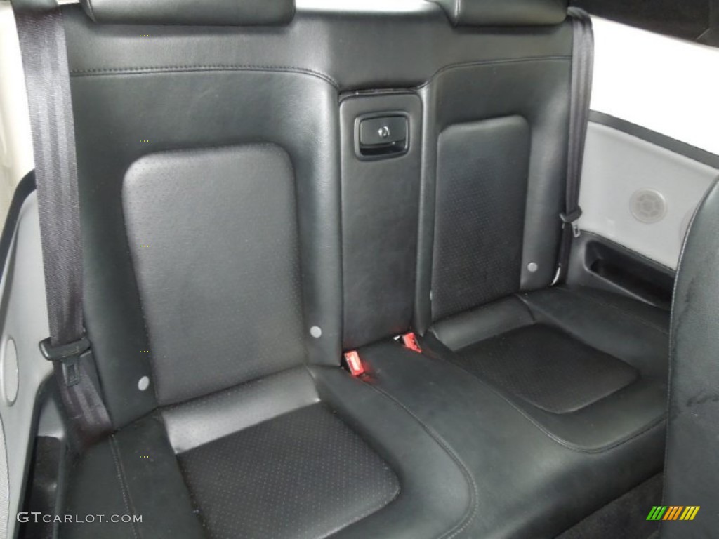 2005 Volkswagen New Beetle GLS 1.8T Convertible Rear Seat Photos
