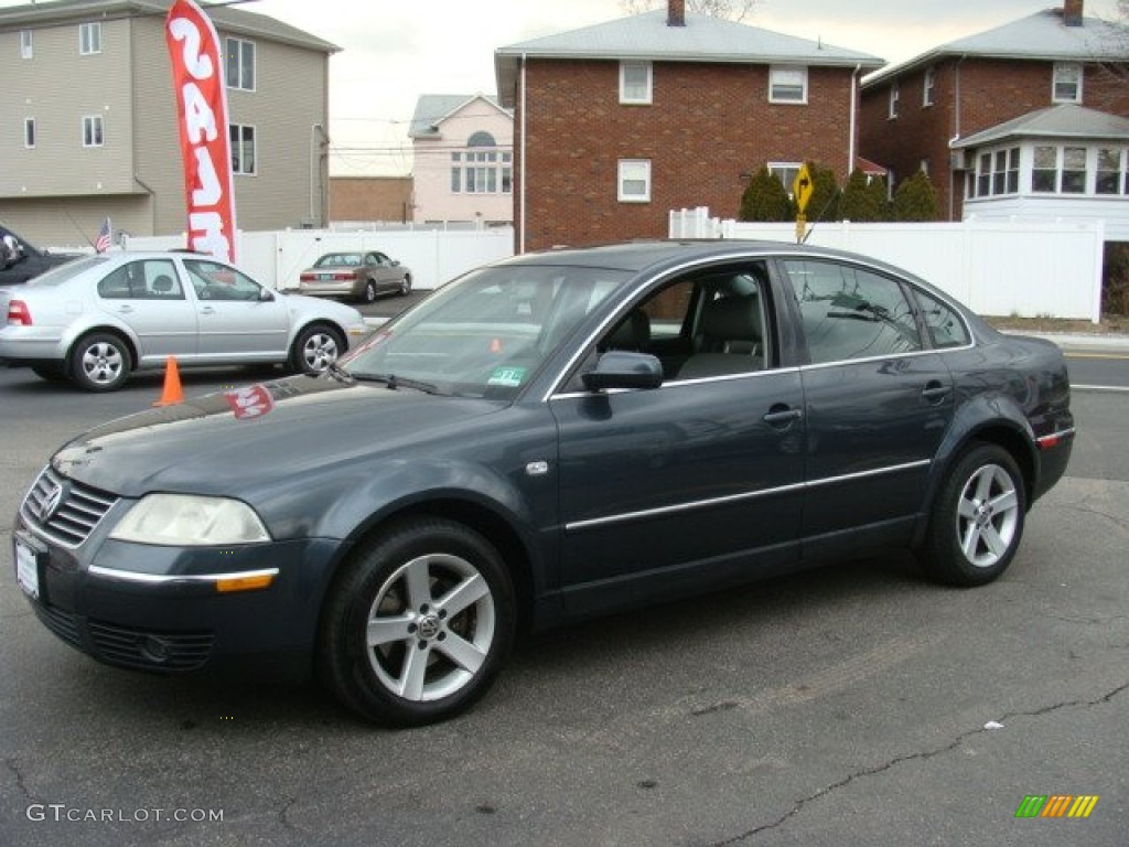 2004 Volkswagen Passat GLX Sedan Exterior Photos