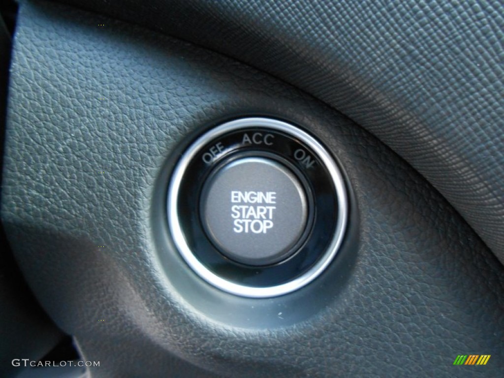 2013 Hyundai Santa Fe Sport 2.0T Controls Photo #77715846