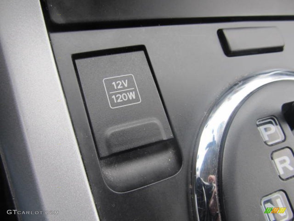 2006 Suzuki Grand Vitara Standard Grand Vitara Model Controls Photo #77717646