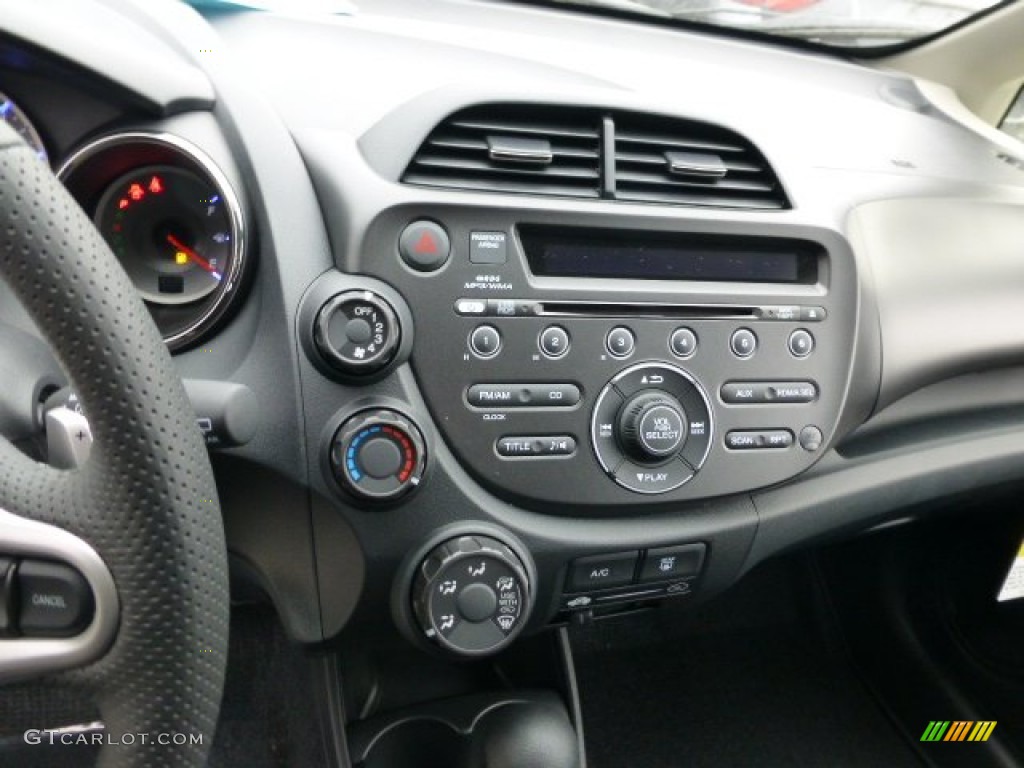 2013 Honda Fit Sport Controls Photo #77718571