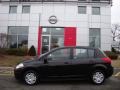 Super Black - Versa 1.8 S Hatchback Photo No. 2