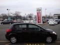 Super Black - Versa 1.8 S Hatchback Photo No. 4