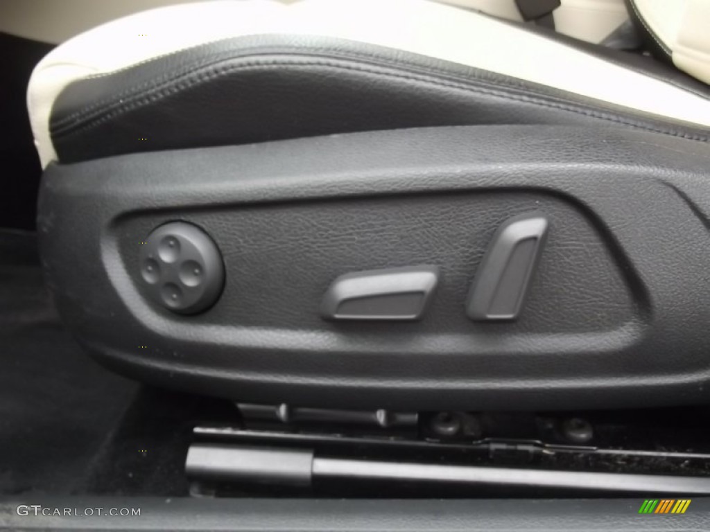 2010 Volkswagen CC Sport Controls Photo #77719253