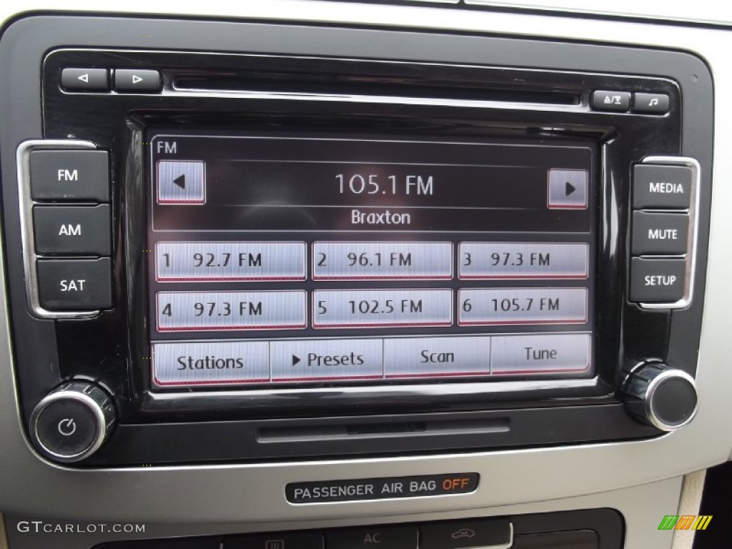2010 Volkswagen CC Sport Controls Photo #77719341
