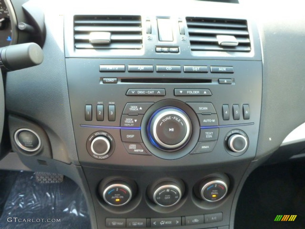 2013 Mazda MAZDA3 i Touring 4 Door Controls Photo #77721129