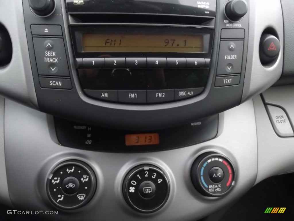 2008 Toyota RAV4 I4 Controls Photos