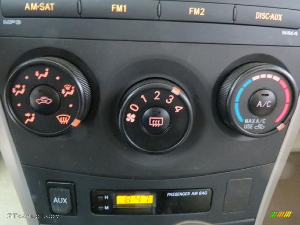 2010 Toyota Corolla LE Controls Photo #77722266