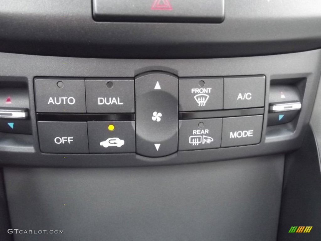 2010 Acura TSX Sedan Controls Photo #77723472