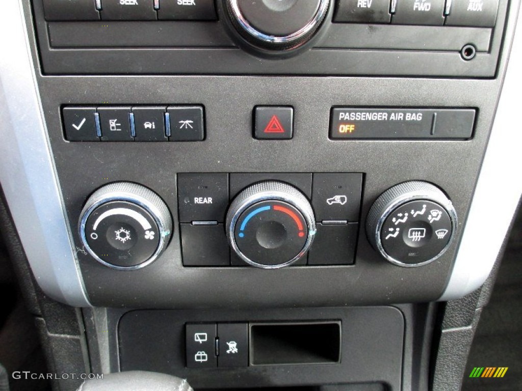 2011 Chevrolet Traverse LT AWD Controls Photo #77725268