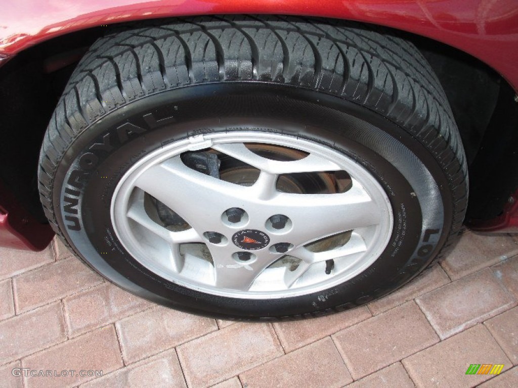 2003 Pontiac Grand Prix SE Sedan Wheel Photos