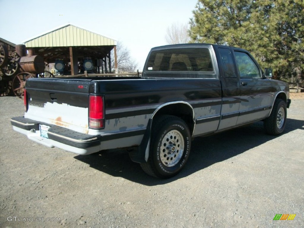 1993 S10 Extended Cab - Black / Gray photo #2
