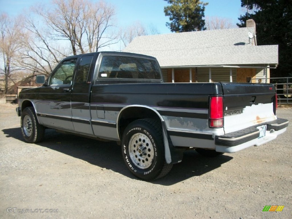 1993 S10 Extended Cab - Black / Gray photo #4