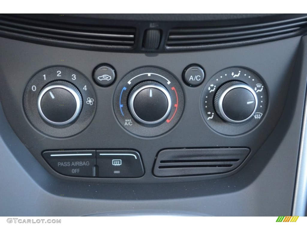 2013 Ford Escape SE 1.6L EcoBoost Controls Photo #77728067