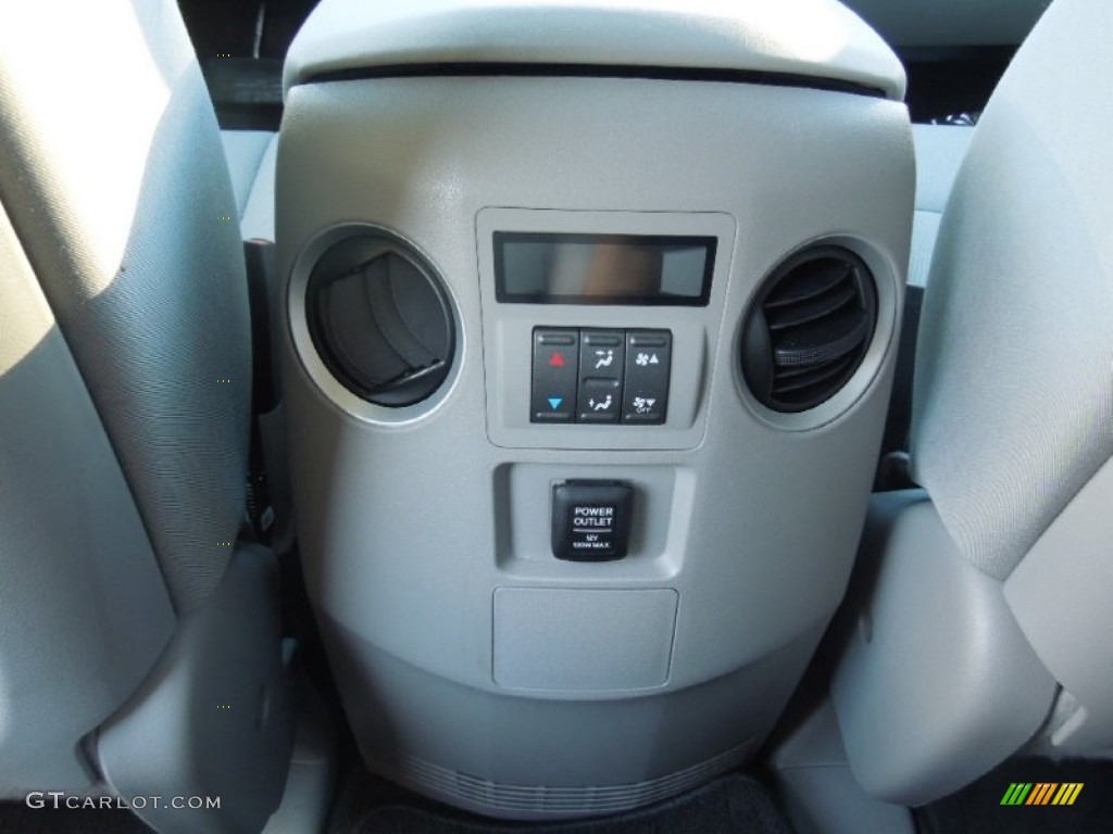 2011 Honda Pilot LX 4WD Controls Photos