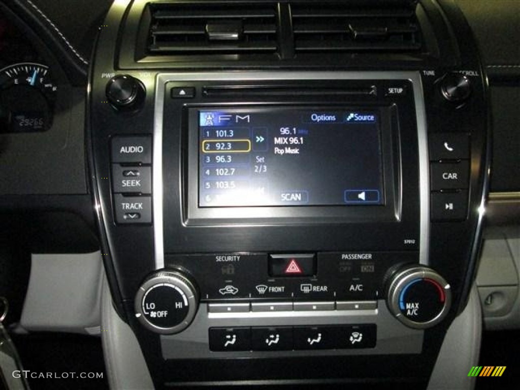 2012 Toyota Camry LE Controls Photo #77734836