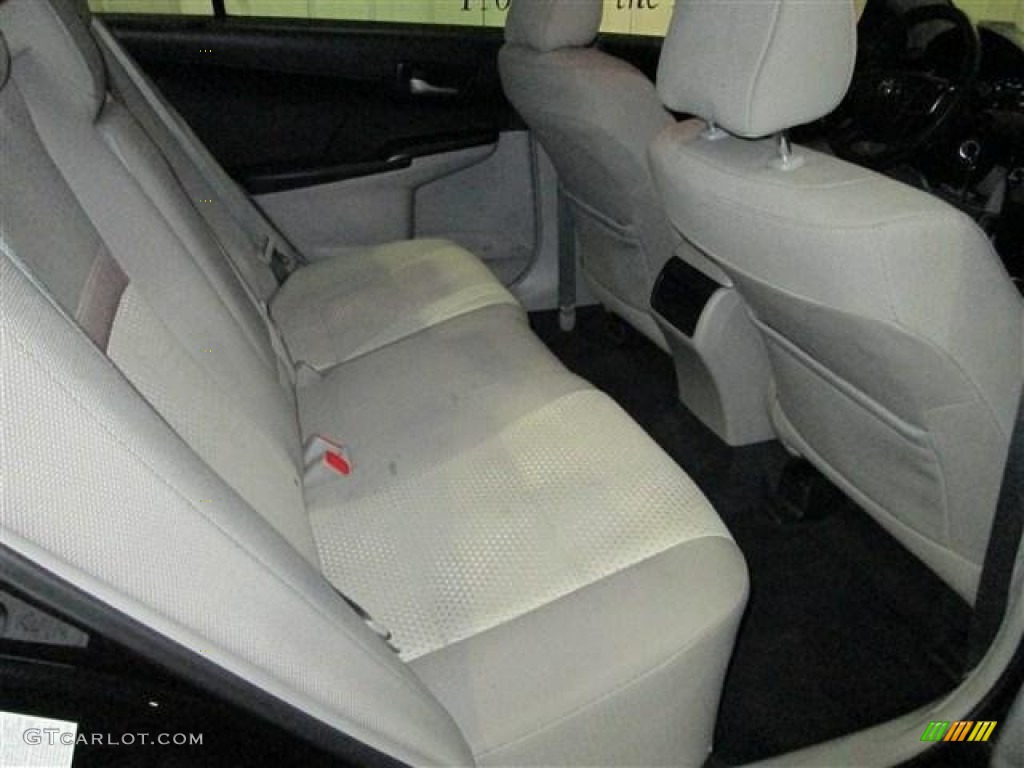 Light Gray Interior 2012 Toyota Camry LE Photo #77734931