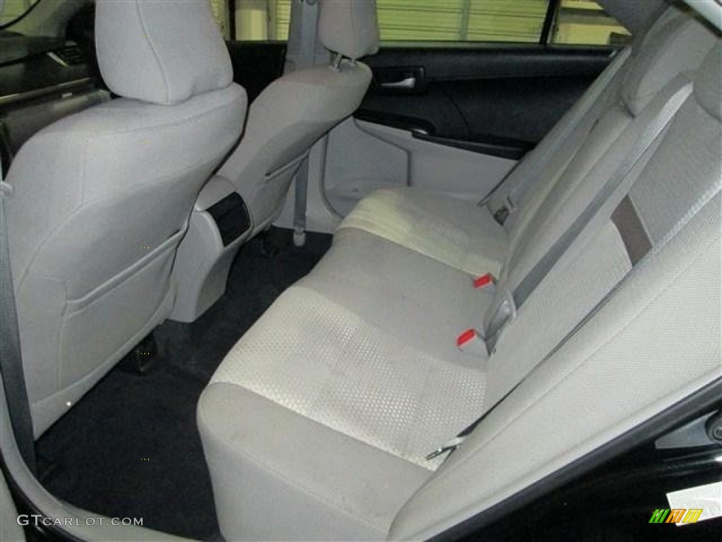 Light Gray Interior 2012 Toyota Camry LE Photo #77734947