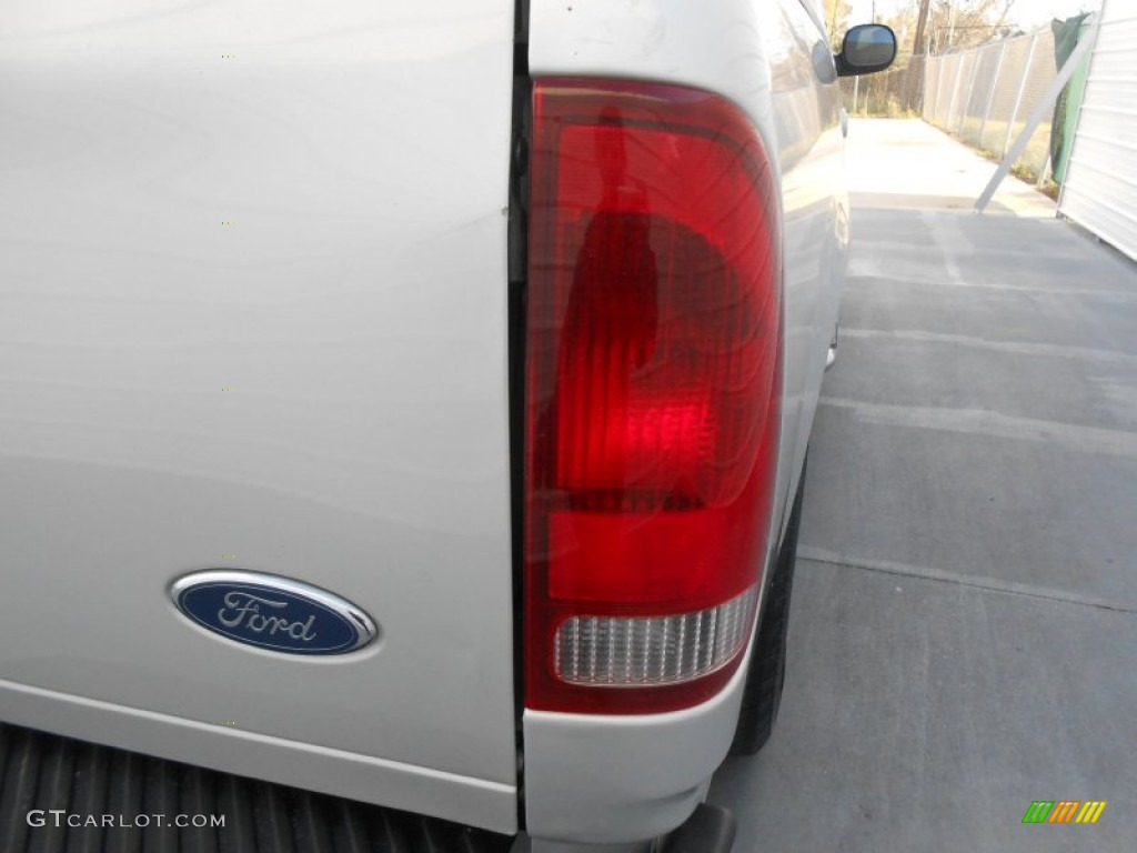 2003 F150 XLT SuperCab - Silver Metallic / Medium Graphite Grey photo #17