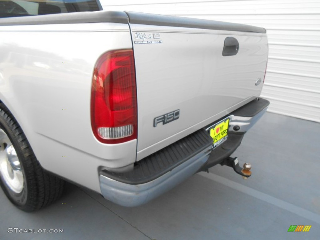 2003 F150 XLT SuperCab - Silver Metallic / Medium Graphite Grey photo #18