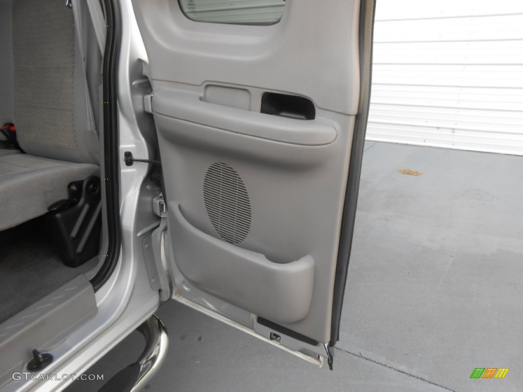 2003 F150 XLT SuperCab - Silver Metallic / Medium Graphite Grey photo #28
