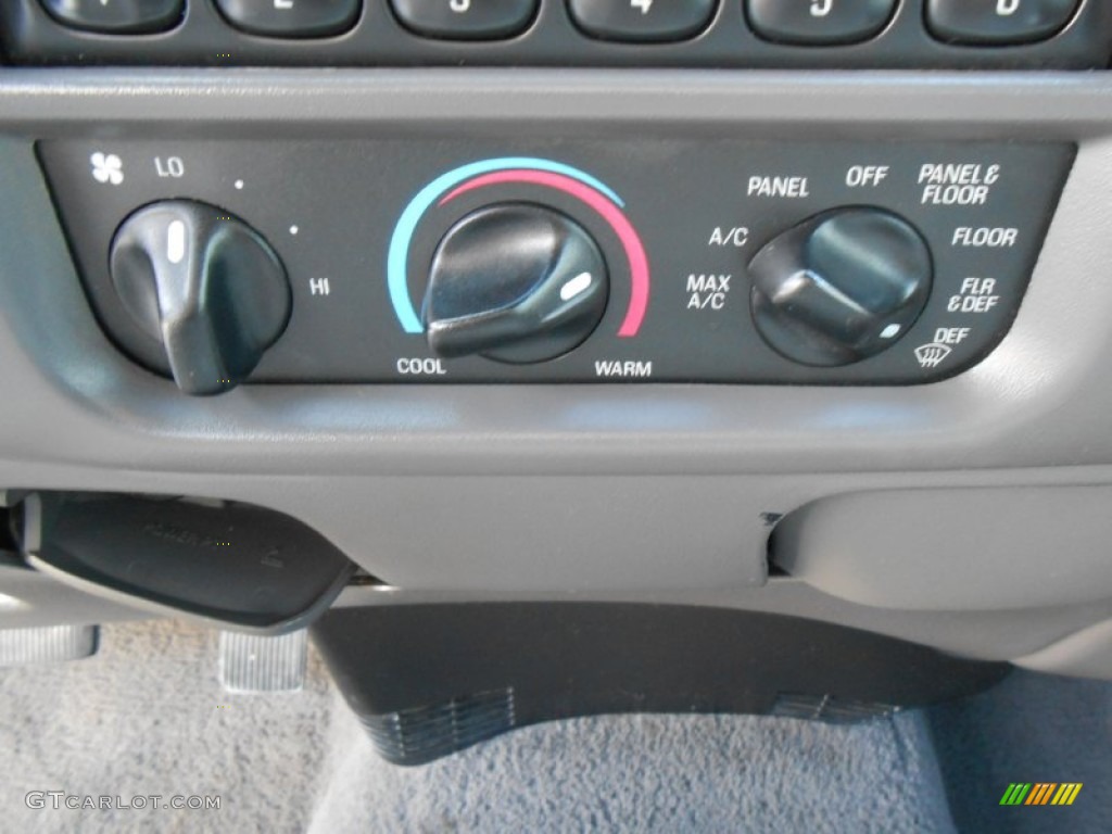 2003 Ford F150 XLT SuperCab Controls Photo #77735721