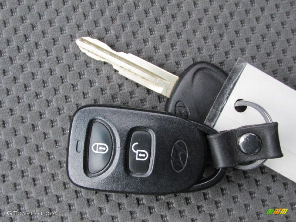 2008 Hyundai Tucson SE Keys Photos