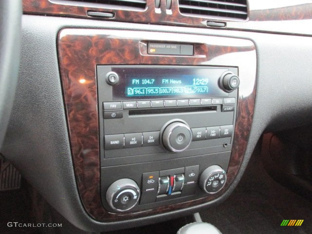 2013 Chevrolet Impala LT Controls Photo #77737916