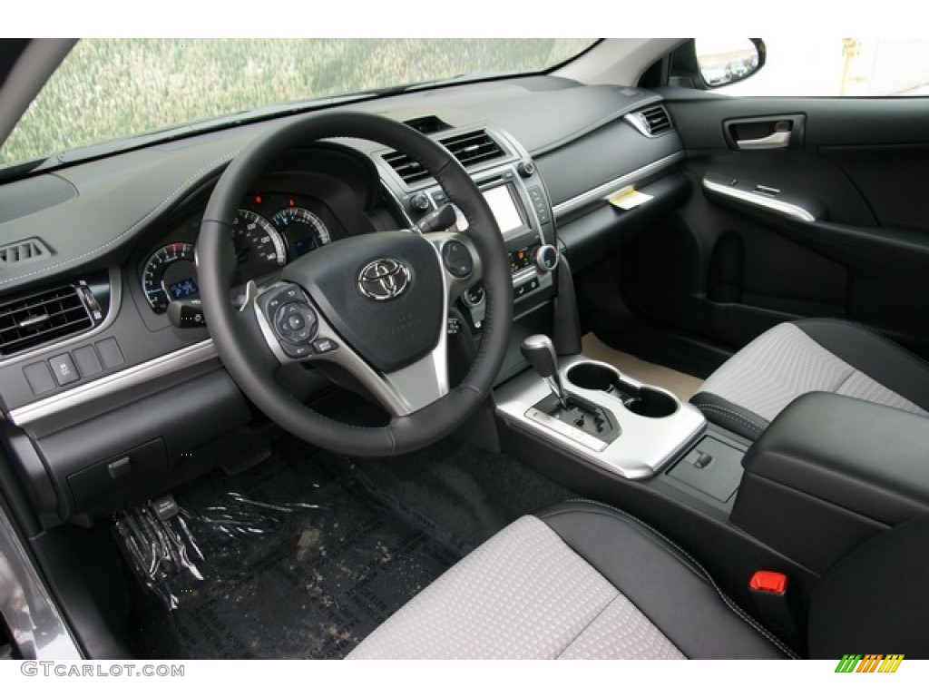 2013 Camry SE - Magnetic Gray Metallic / Black/Ash photo #5