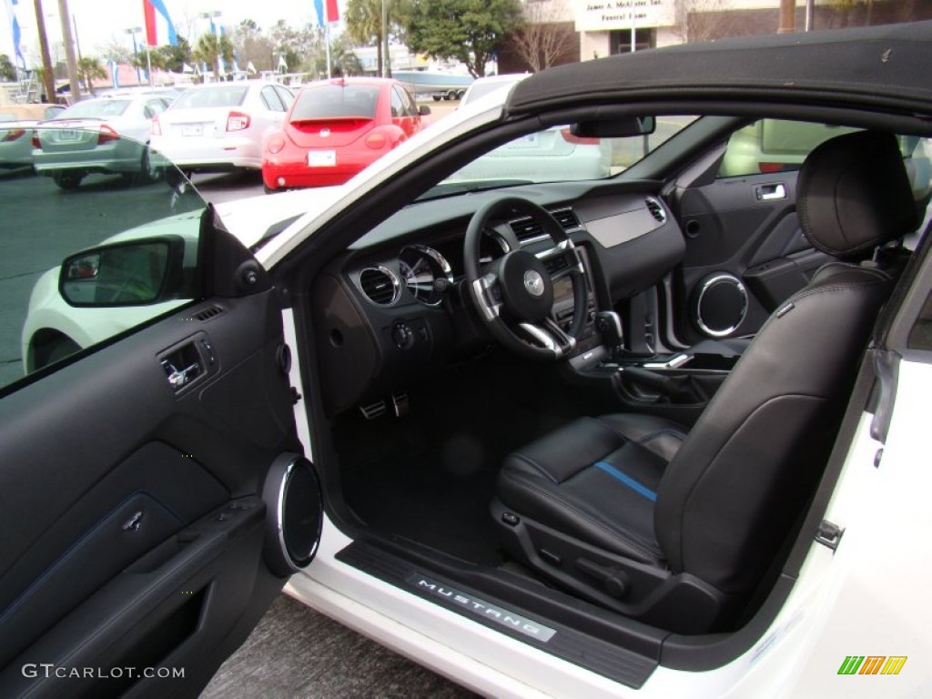 Charcoal Black/Grabber Blue Accent Interior 2013 Ford Mustang GT Premium Convertible Photo #77738197