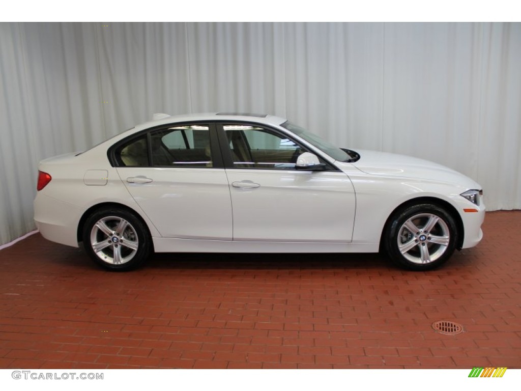 2013 3 Series 328i xDrive Sedan - Alpine White / Venetian Beige photo #3