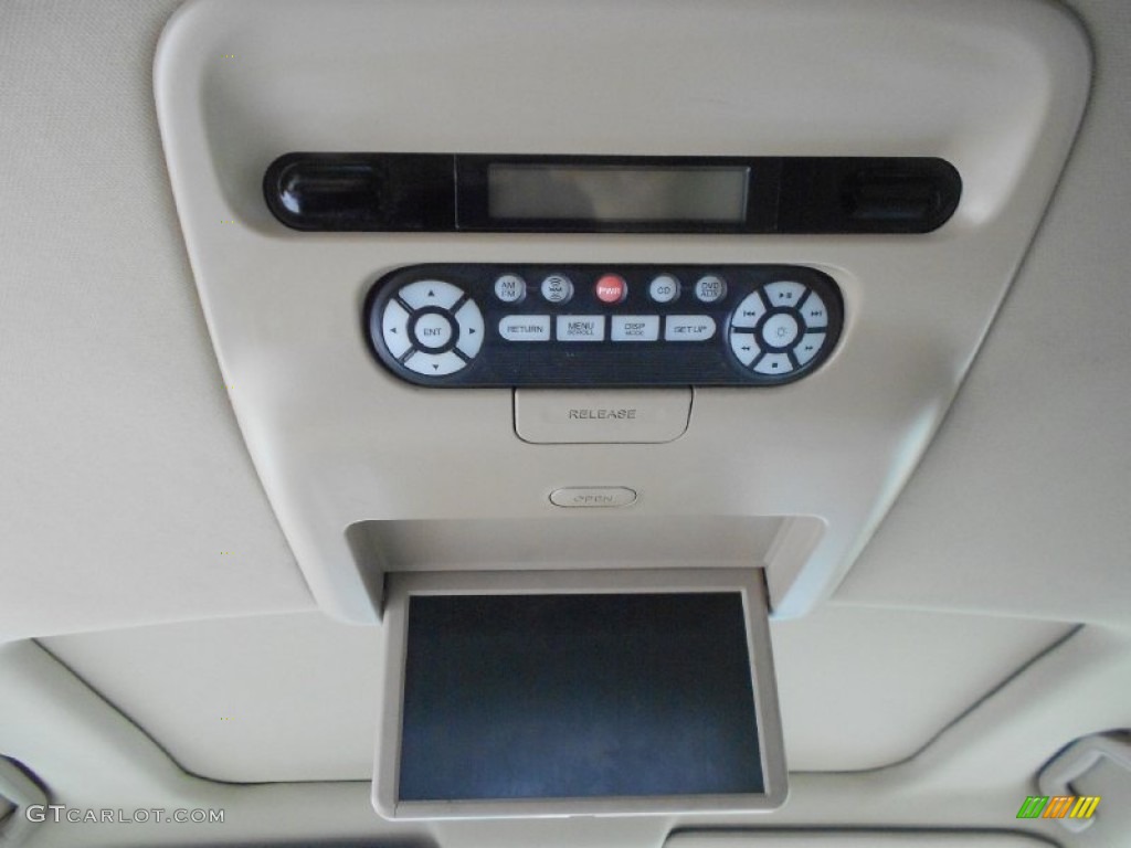 2006 Honda Odyssey EX-L Entertainment System Photo #77739940